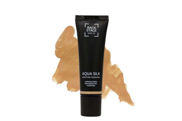Aqua Silk Weightless Foundation